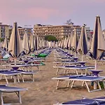 Beachfront With Sea View * 比比翁